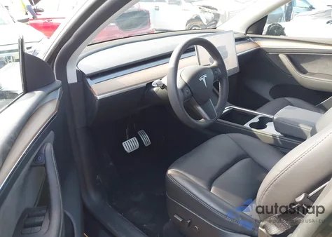 2024 Tesla Model Y Performance Dual Motor All-Wheel Drive from USA, damaged, VIN 7SAYGDEF8RF022204